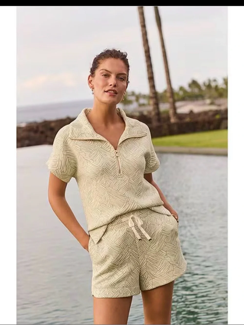 BNWT Tommy Bahama Palm Voyage Set- Porto Fronds Half-Zip Top and Shorts sz small
